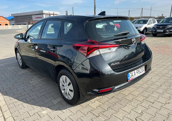 Toyota Auris cena 52900 przebieg: 49930, rok produkcji 2017 z Chociwel małe 211